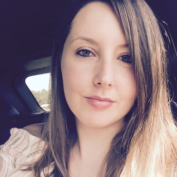 Meet your Posher, Heather - Picture 1 of 1